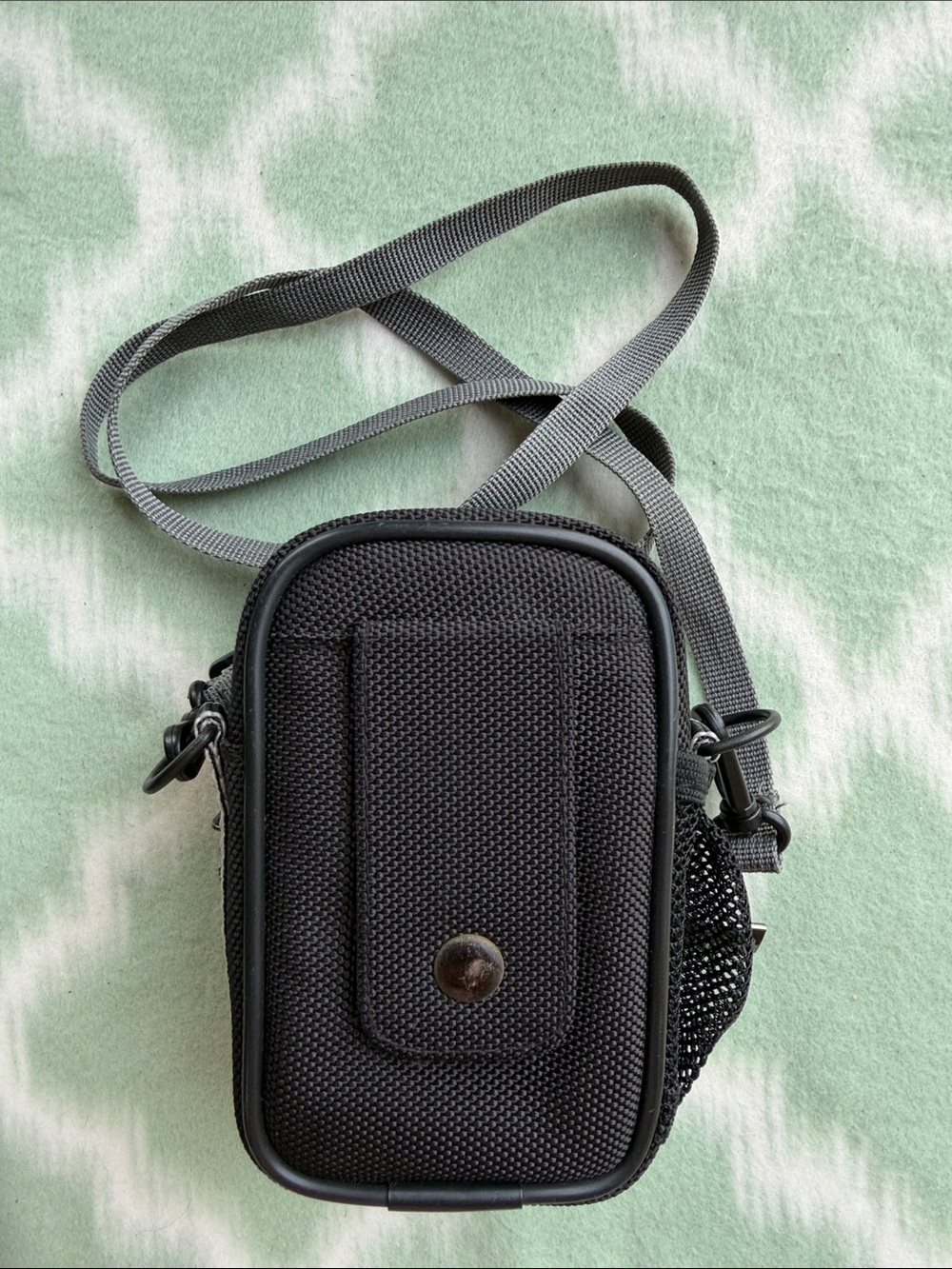 Canon Powershot A720 IS Silver Point-and-Shoot Digital Camera with Carrying Case - Picture 15 of 16